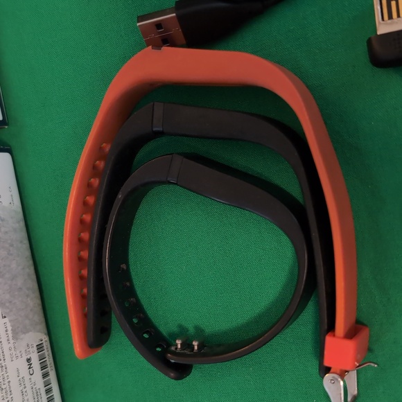 Fitbit Bundle Chargers Bands Boxes Dongles - Picture 4 of 9